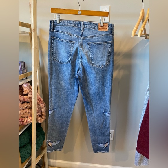 NWOT Lucky Brand Embroidered Jeans 12 - Picture 2 of 5
